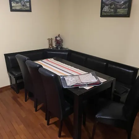 Family 3 Kaludjerske Bare